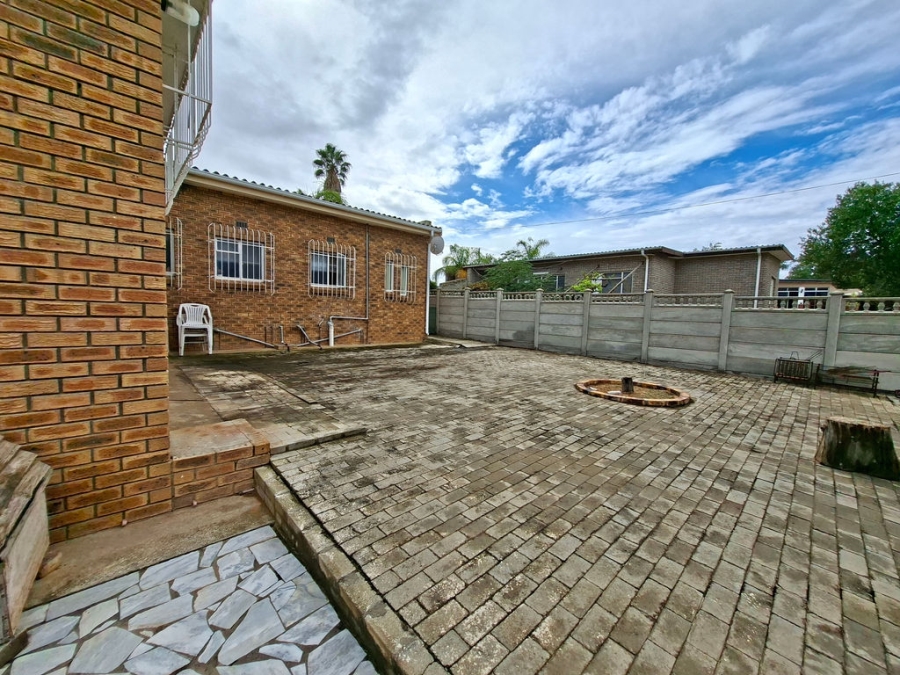 4 Bedroom Property for Sale in Vanrhynsdorp Western Cape